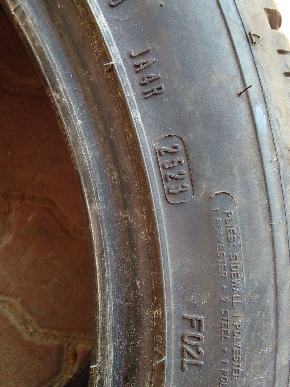 Opona zimowa 235/45r18 DUNLOP 2023r 7mm