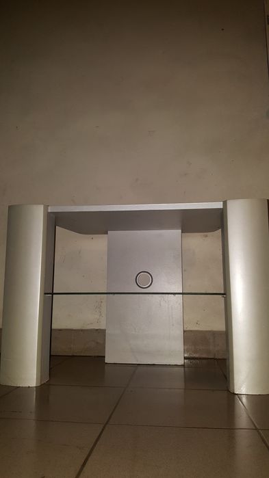 Półka RTV pod telewizor