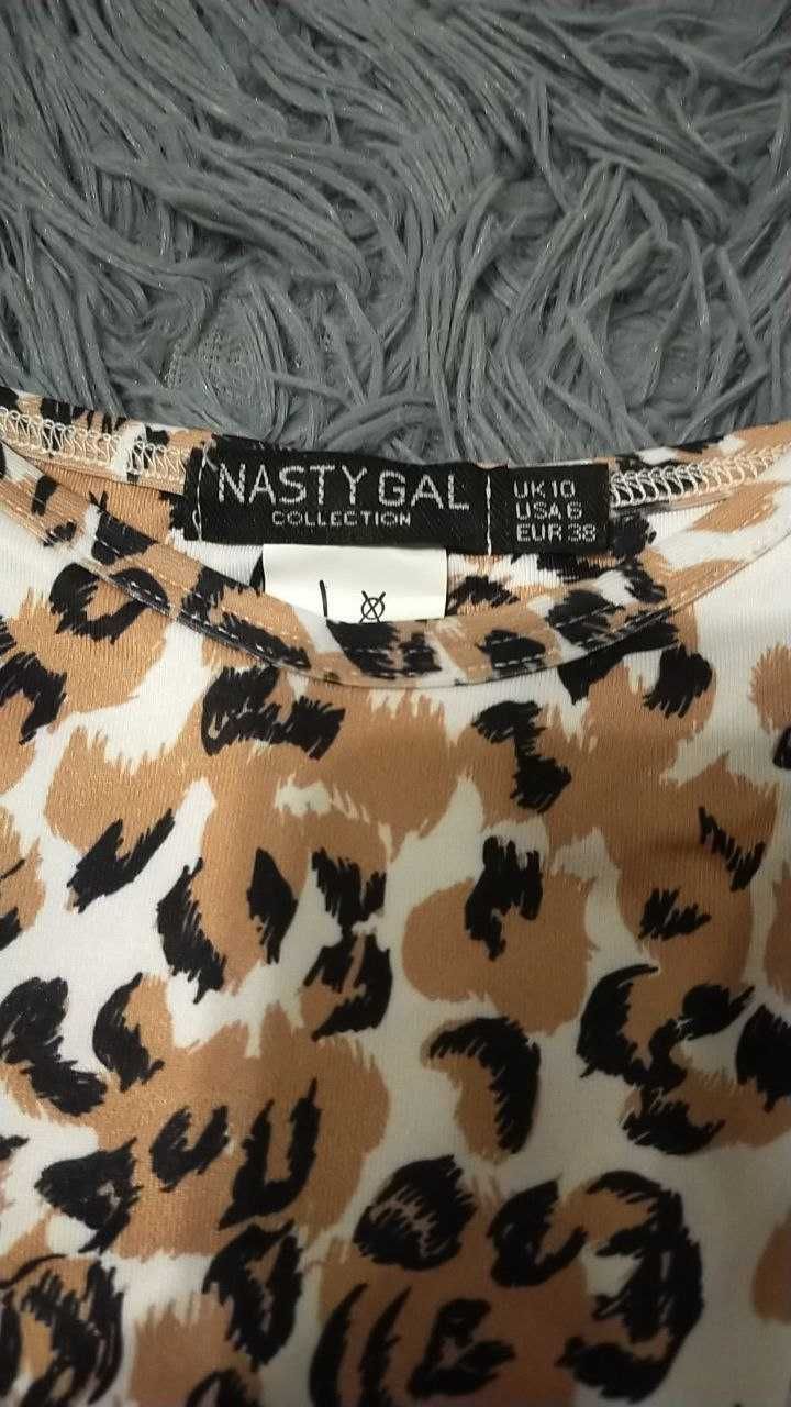 Роздільний леопардовий купальник бренду
Nasty Gal