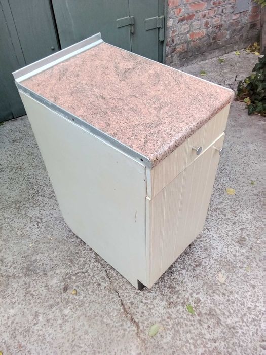 Тумба нижня на кухню. 40x60x89 (ШxВxГ) регульовані ніжки , столешня .