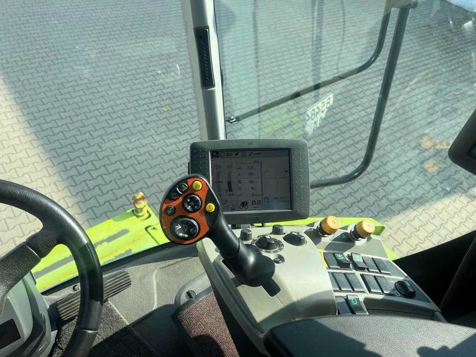 Зернозбиральний комбайн Claas Lexion 670
