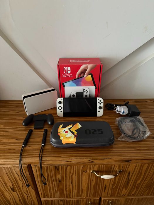 Konsola Nintendo Switch OLED + Etui + Akcesoria - Oryginalne pudełko