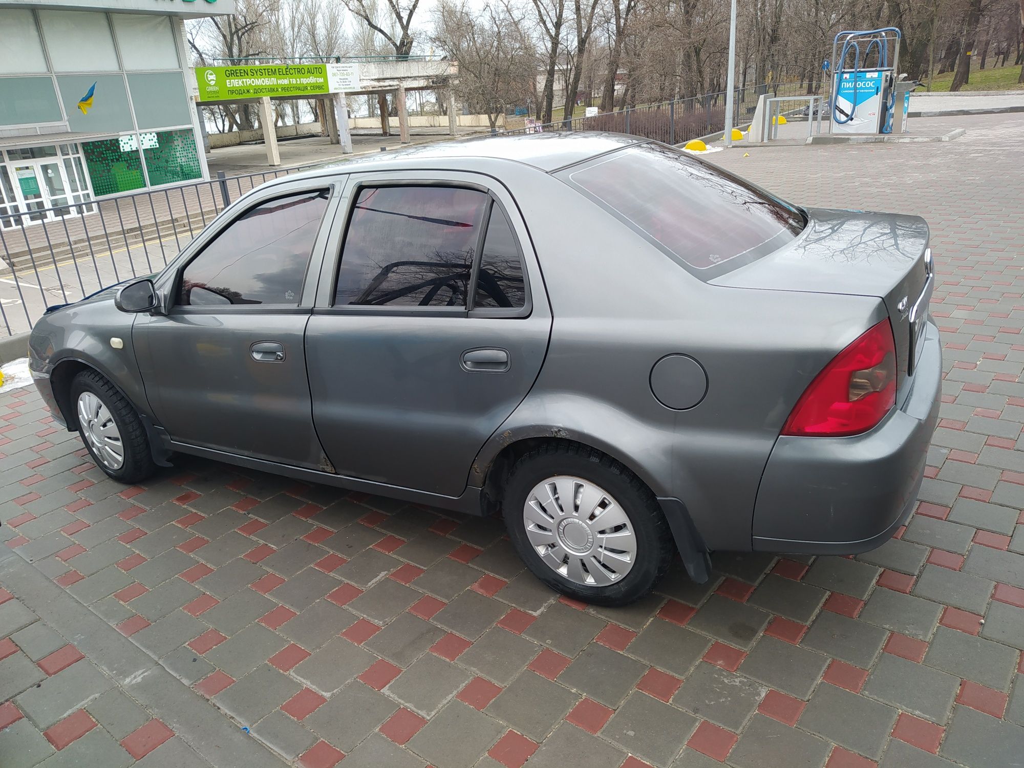 Продам  или обмен на дачу Geely MR 2011