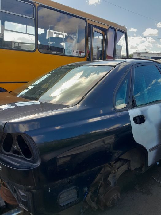 Кузовні деталі Вольво s40 v40, двері, скло
