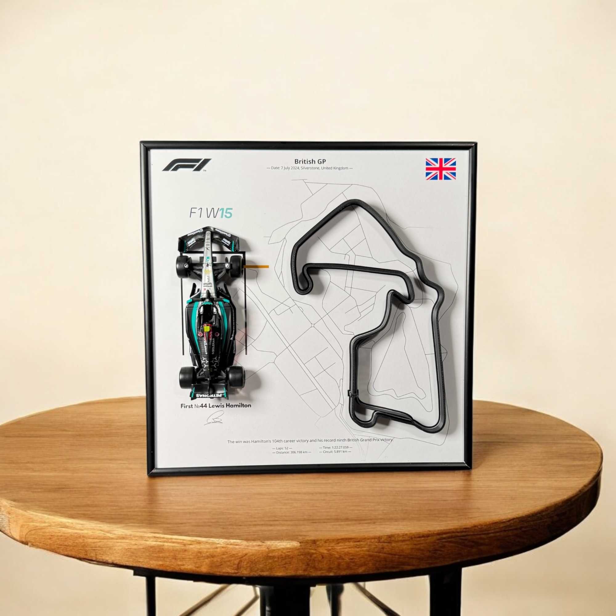 3D Картина Bburago F1 W15 Mercedes та 3D Трасою British Lewis Hamilton