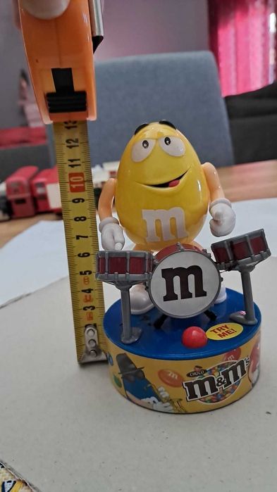 Boneco M&M Amarelo Baterista - (A Funcionar)