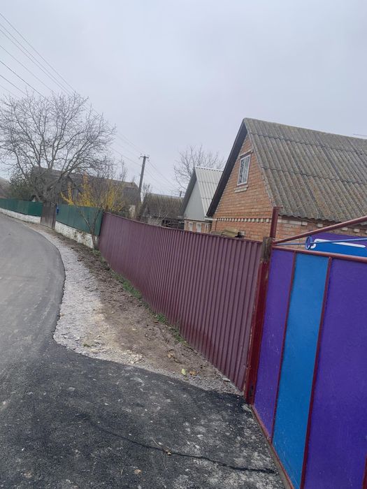 Будинок в селі Байківка-заходь та живи..