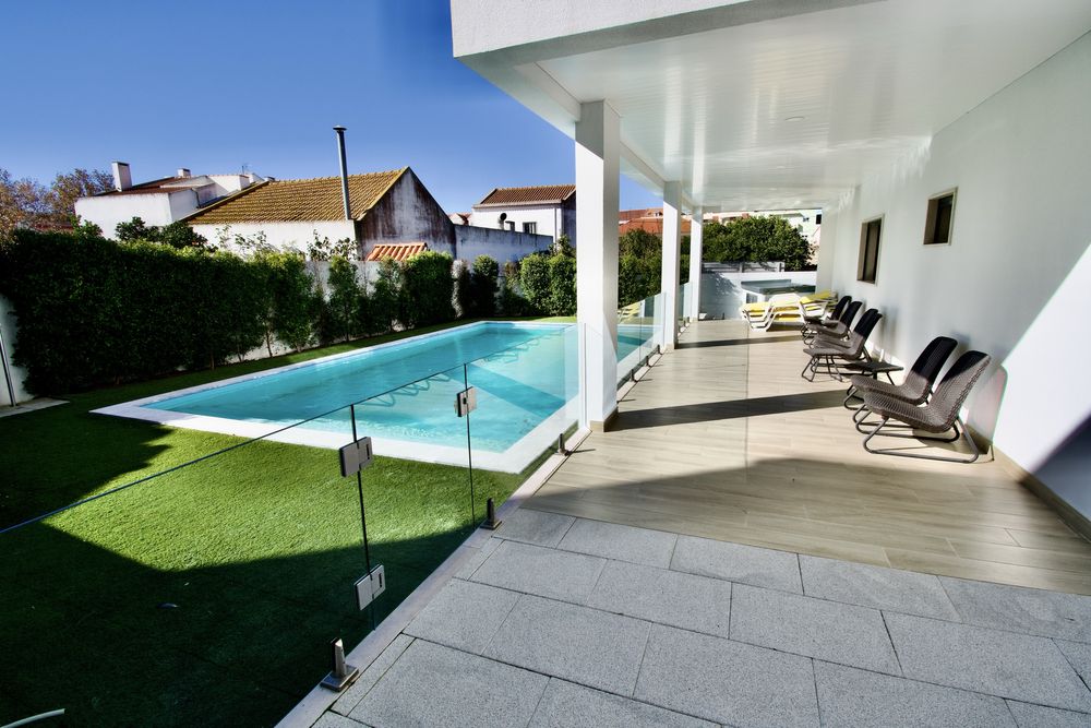 T4 Duplex Moderno em Condomínio Exclusivo com Piscina