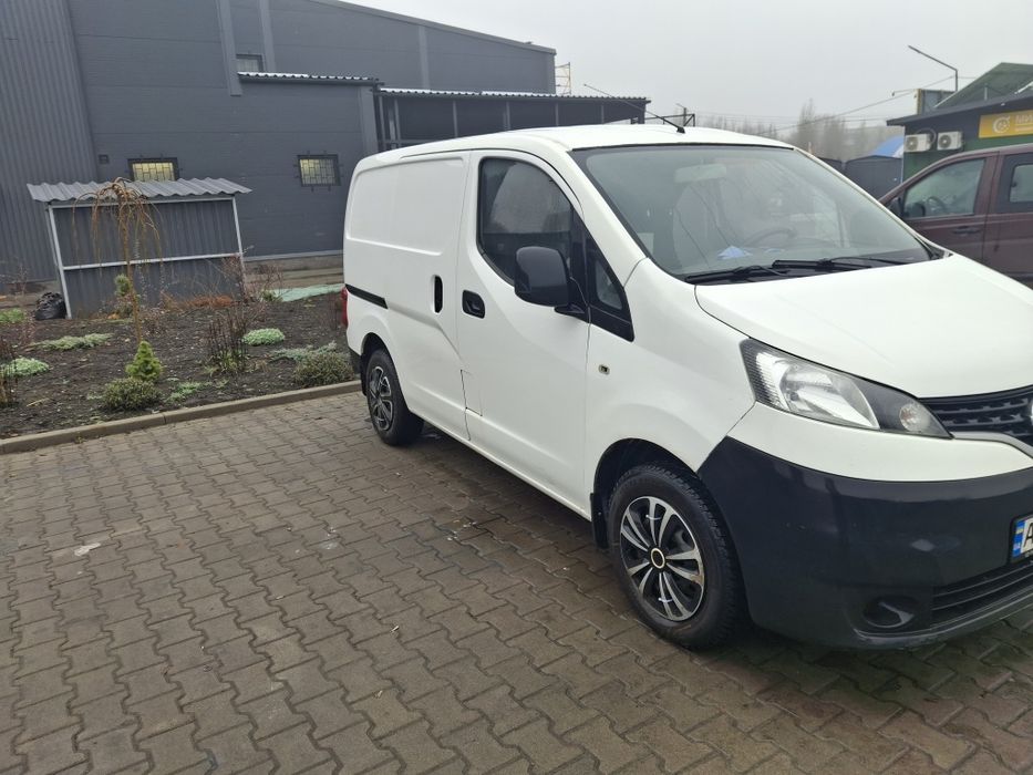 Продам Nissan nv 200