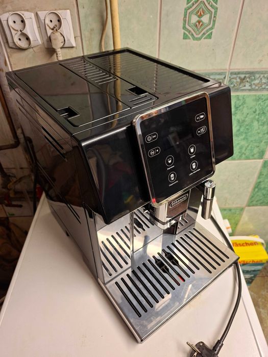Ekspres automatyczny Delonghi Perfecta  Evo uszkodzony