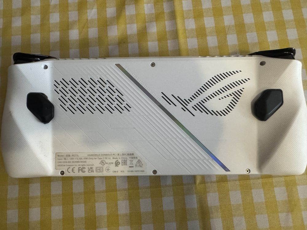 ASUS ROG Ally Z1 Extreme — б/у, у хорошому стані
