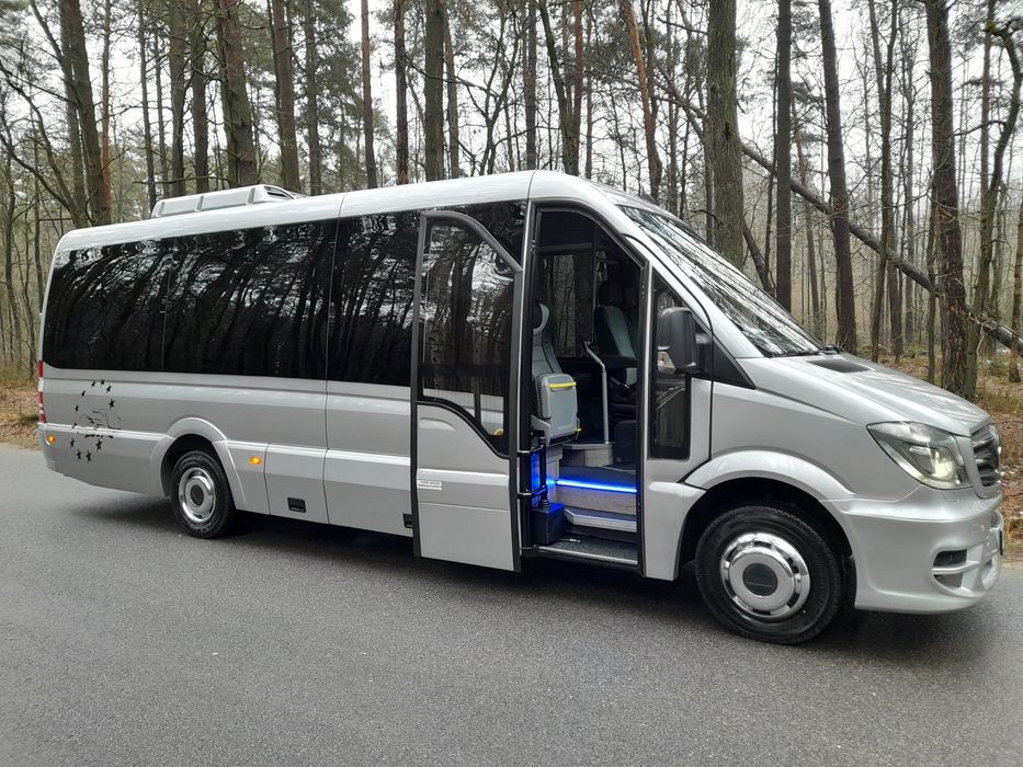 Licencjonowany przewóz osób krajowy i międzynarodowy- wynajem busów.