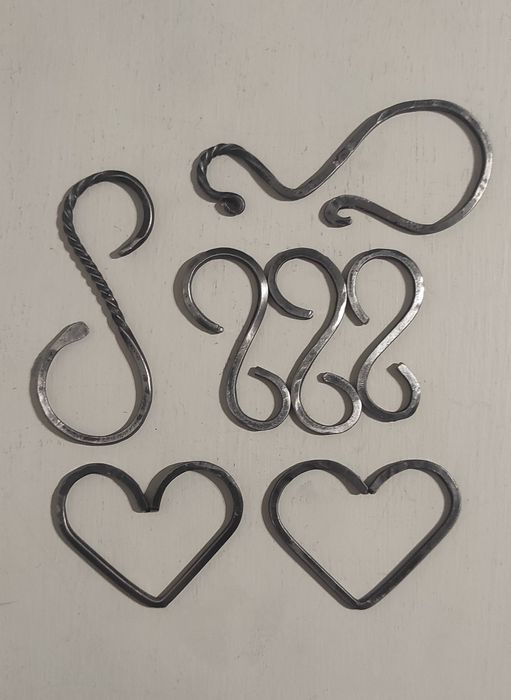 Zestaw ozdób (7 sztuk): Kute haki oraz Serca / Larp reko