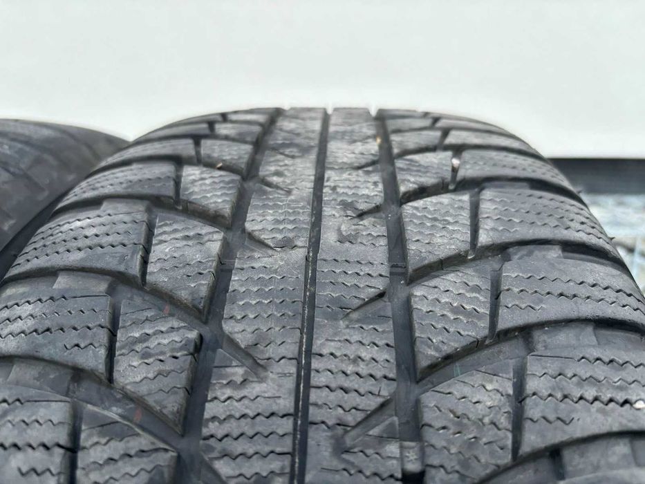 Зимові шини Bridgestone BLIZZAK LM 001 245/50 R18 з дисками bmw