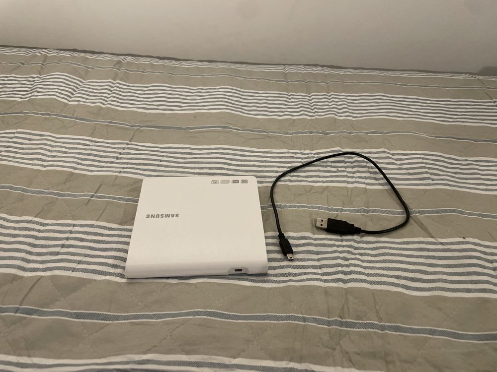 Leitor de CDs da samsung portátil