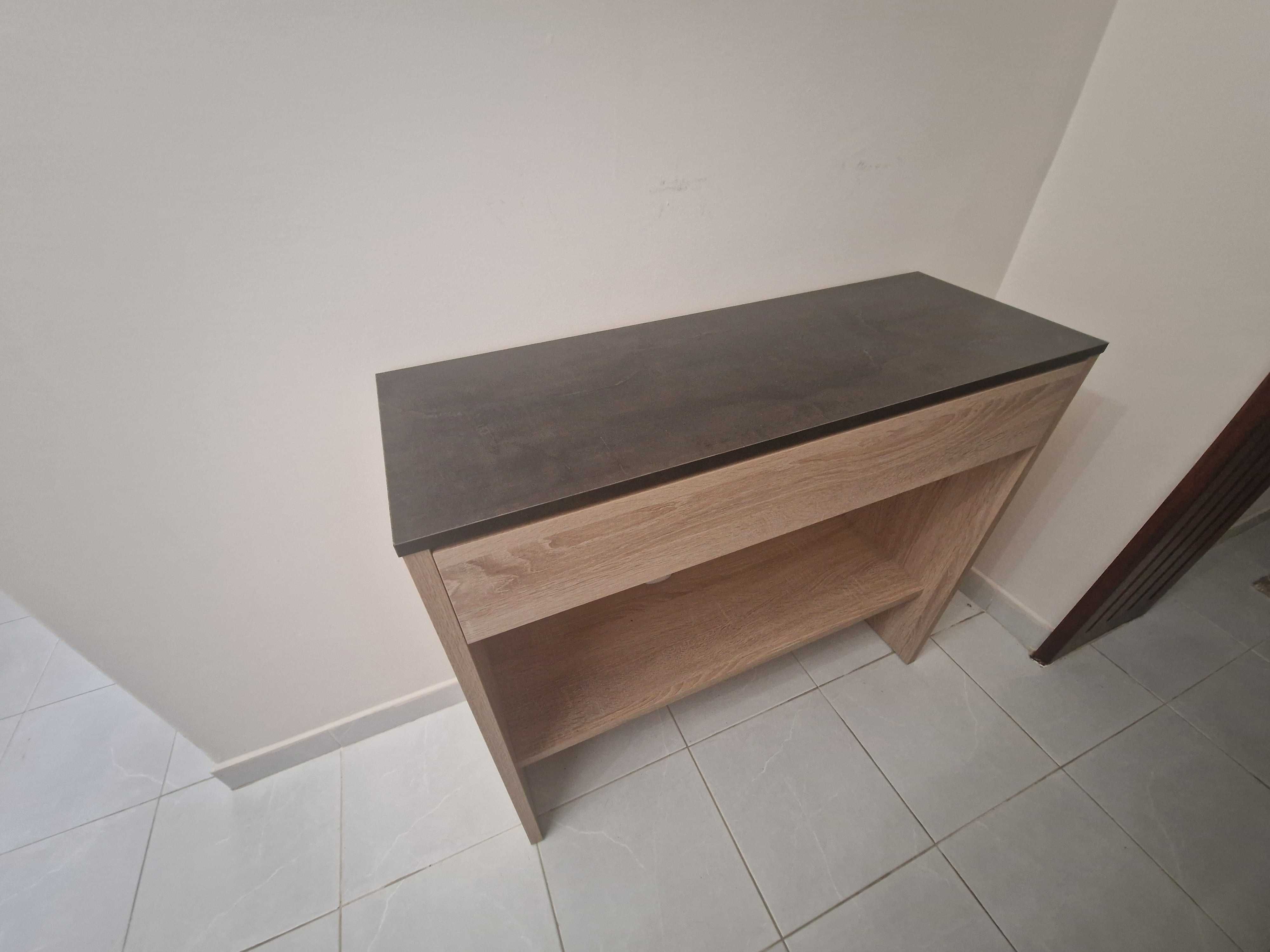 Conjunto Decorativo Moderno – Excelente Estado (€130 Negociável)