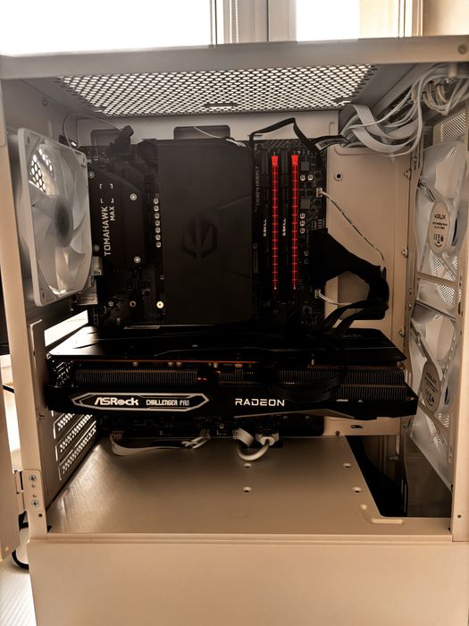 komputer gamingowy – Ryzen 5 3600 / 16GB RAM / RX 6600 XT