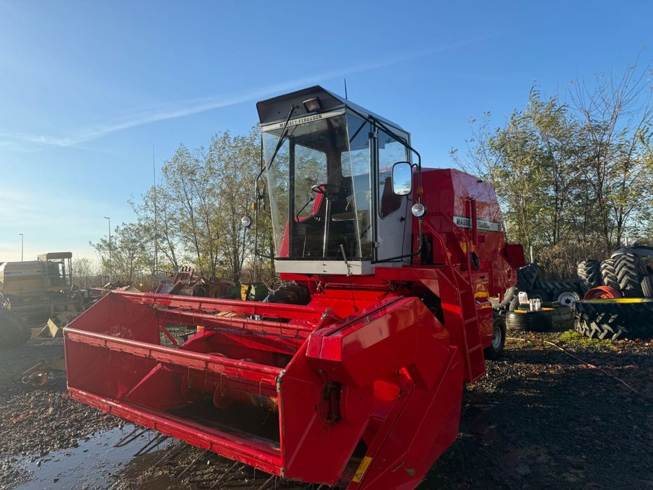 Комбайн зернозбиральний Massey Ferguson 16