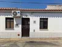 ? Casinha típica alentejana T2 com quintal pronta a habitar!