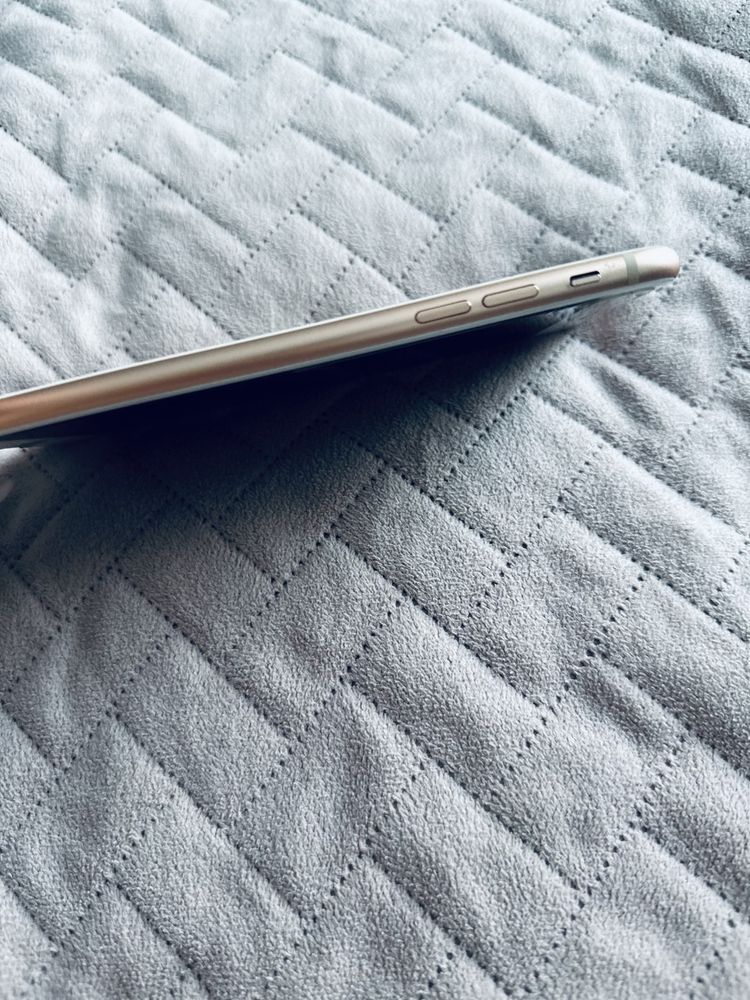 Sprzedam iPhone 8 Plus 64 GB