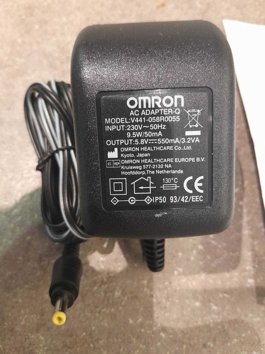 продам AC adapter (блок живлення) OMRON 5.8V DC тонкий штеккер, Японія
