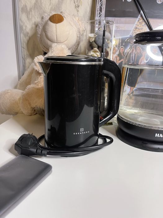 Електрочайник Edenberg 600 мл черный