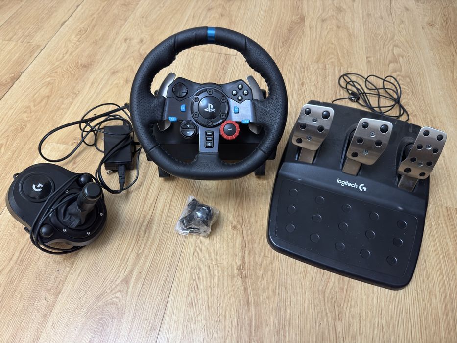 Ігровий руль Logitech G29 в повному та навіть більше комплекті