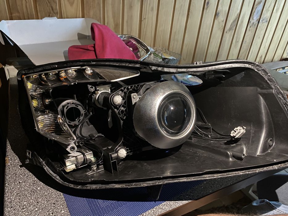 Перепаковка фар головного світла та встановлення лінз на будь яке авто