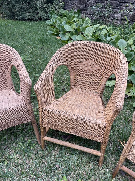 Cadeiras estilo bambu em palhinha