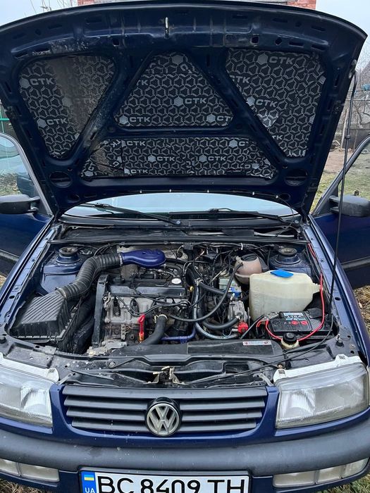 Wolksvagen Passat B4 1,8 моно інжектор