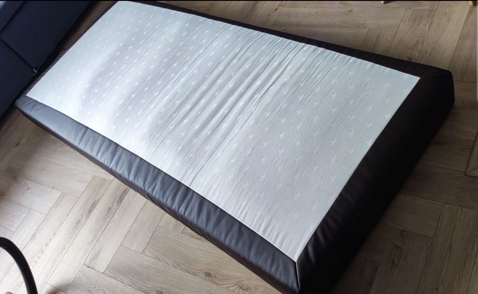 Materac 200 x 90 - obicie z eko skóry