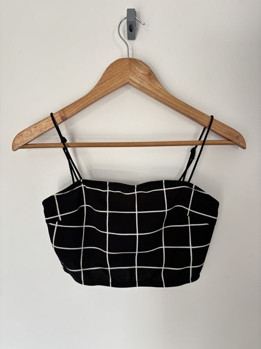 Crop top na regulowanych ramiączkach w kratę kratkę shein czarny biały