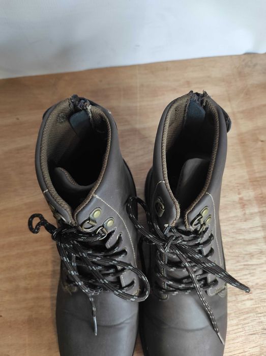 534.40. Buty stajenne Steeds rozmiar 40