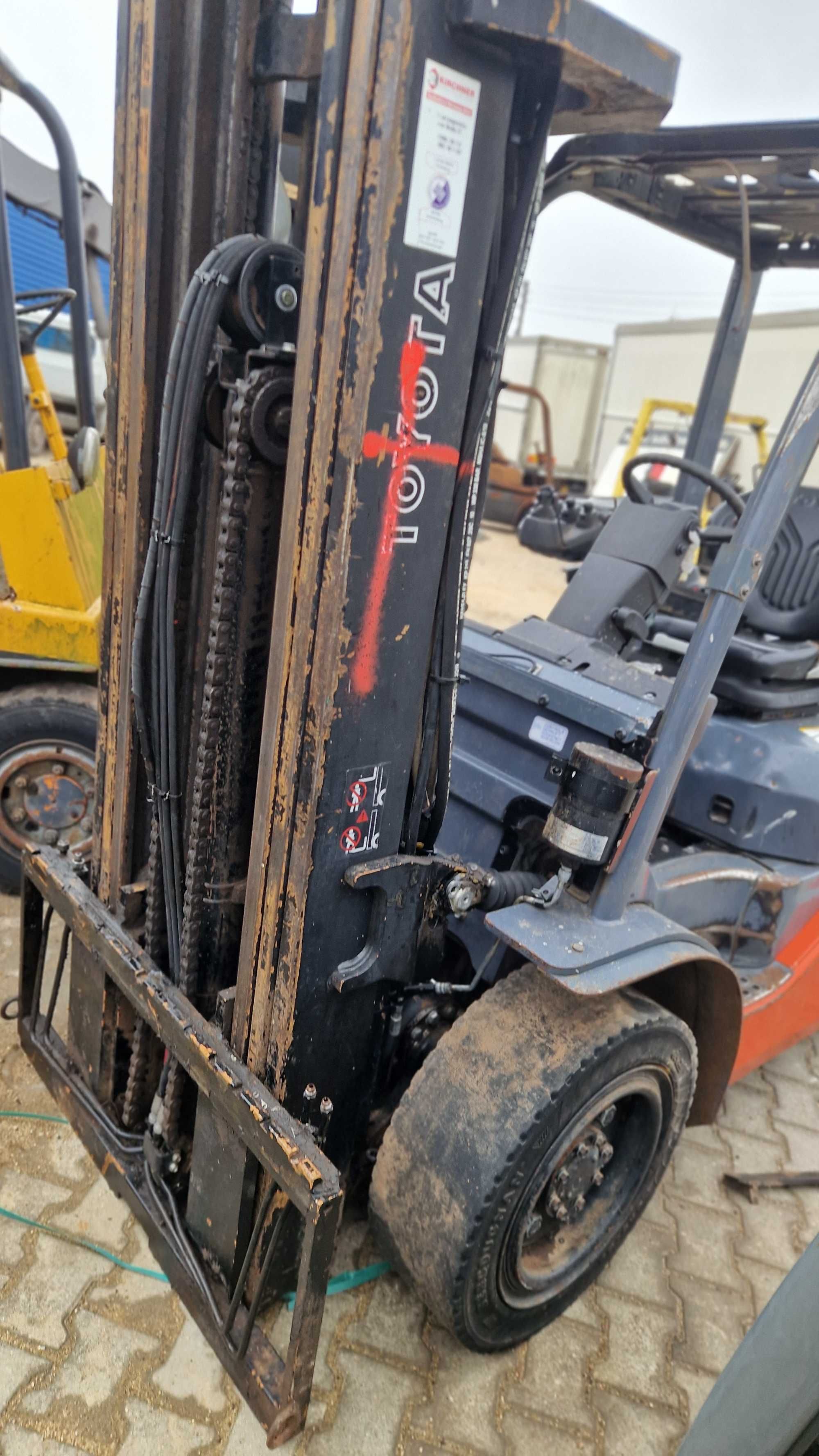 wózek widłowy Toyota 02-8FDF30 13r skrzynia biegów napęd klapa osłona