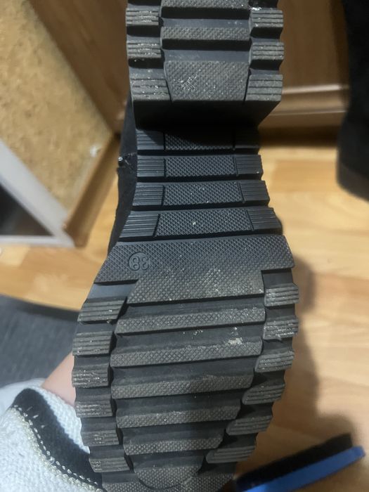 Ботфорди високі за коліно