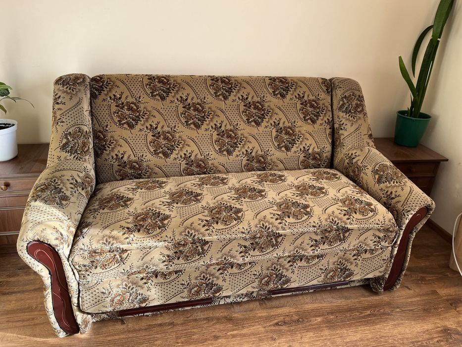 Розкладний велюровий диван