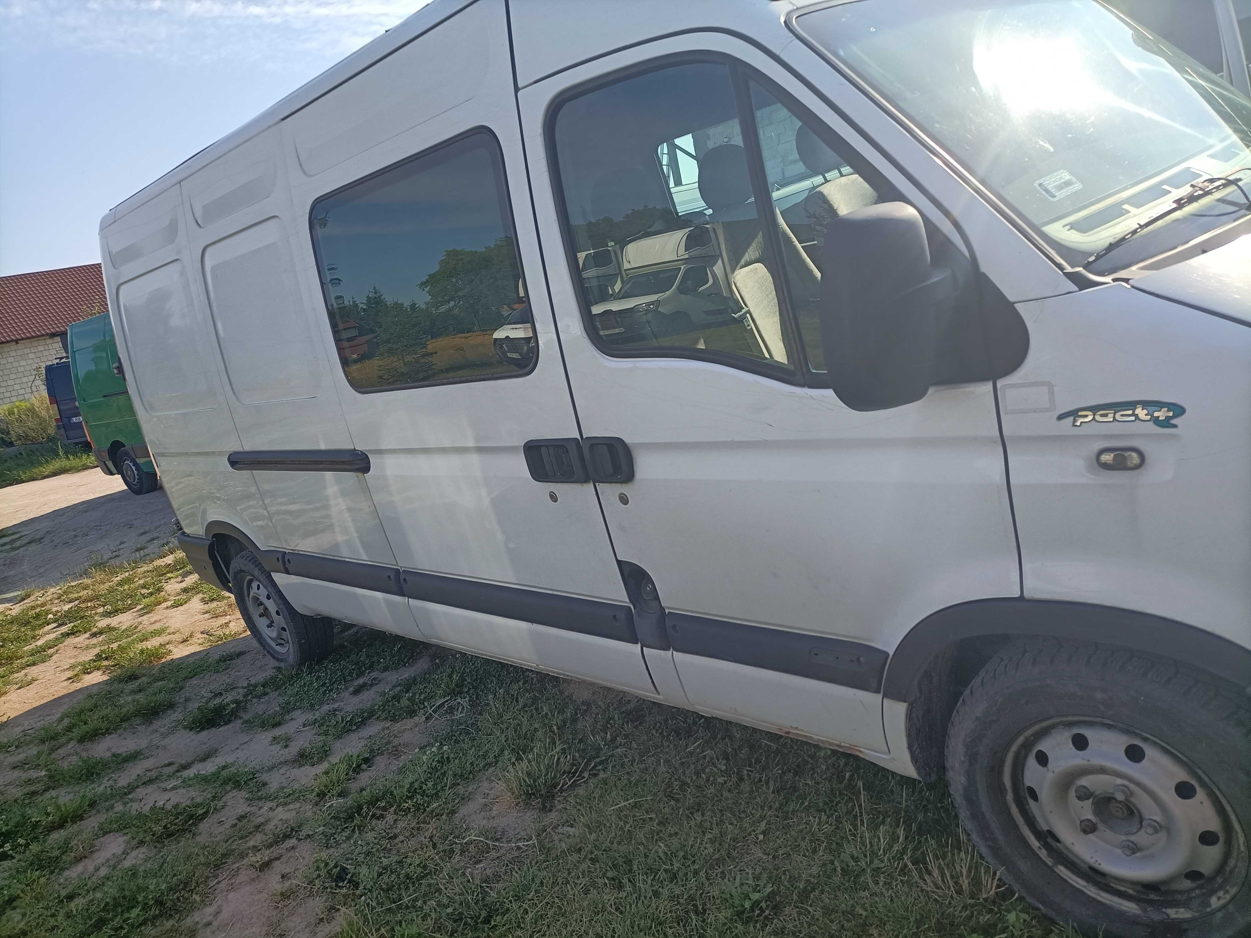 Renault Master uszkodzony