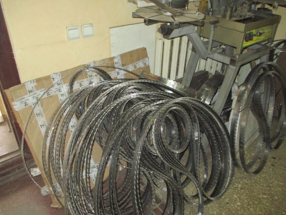 Ленточние пили ,Стрічкові пили , Ленточные пилы ,Стрічкові пили (пили)