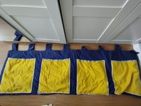 Przybornik z kieszeniami na ścianę albo na łóżko Ikea Kura