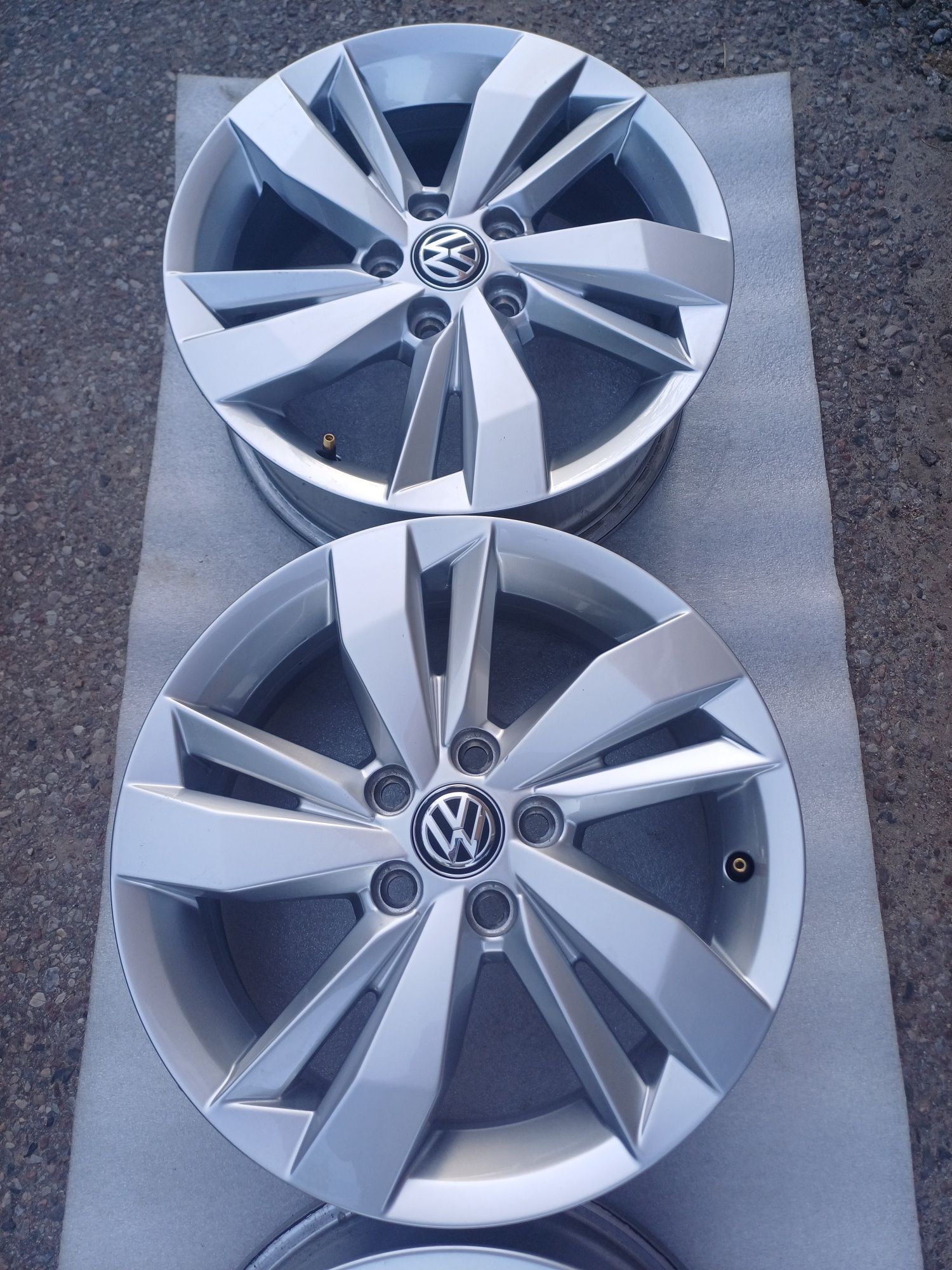 Jak nowe felgi 15" 5x100 VW Polo 6F 6R 5,5J et40 Fabia Seat Ibiza 2G0