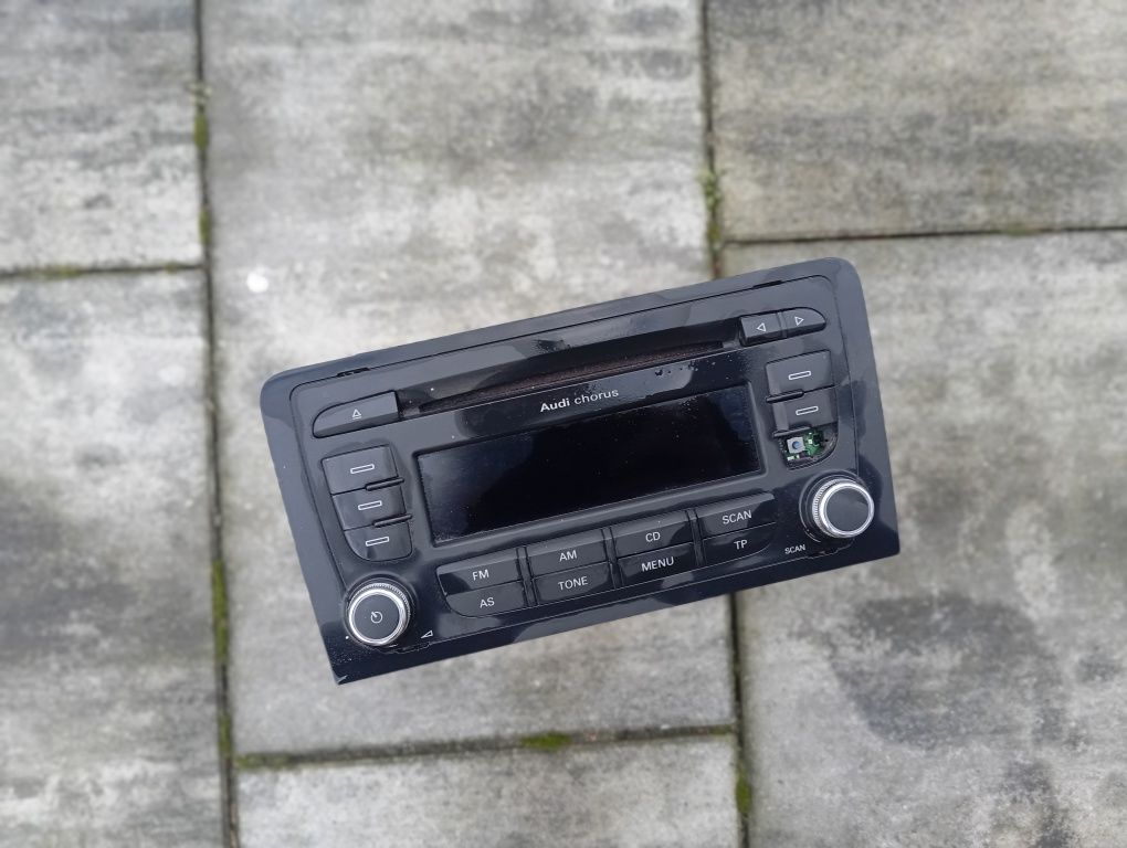 Radio radioodtwarzacz Audi A3 8P Oryginał Audi Chorus 2 Din