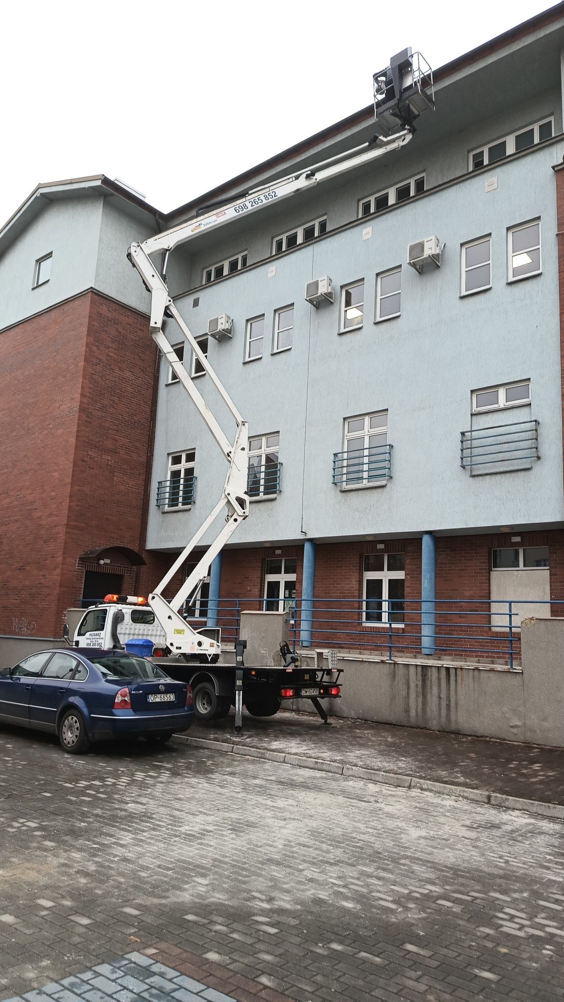 Usługi podnośnikem koszowym/zwyżka/usługi budowlane