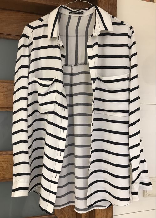 Bershka, bluzka koszulowa w czarno-białe paski