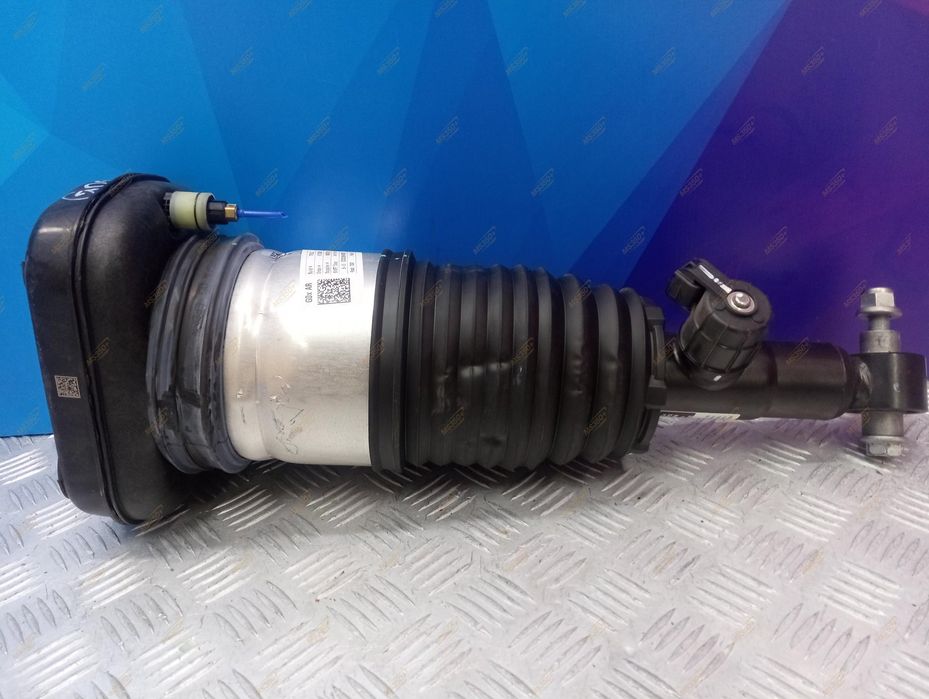 Пневмостійка задня BMW X5 G05 Пневма права БМВ Х5 Г05 Пневмостойка