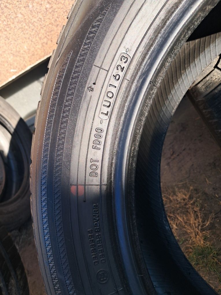 225/55 R18 102V M+S - Yokohama BluEarth WinterV906- 16/2023 - ~6,3mm