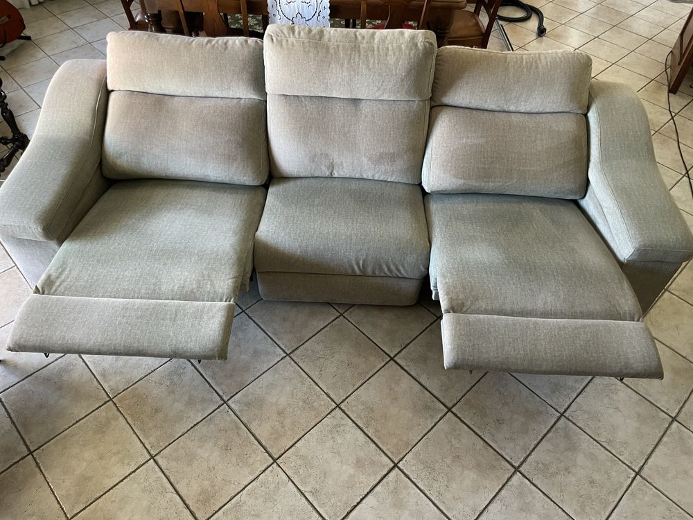Sofá de 3 lugares com chaise long eletrica