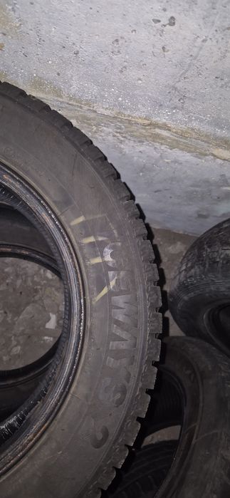 Продам зимову гуму Lassa Iseways 2 185/65/r15