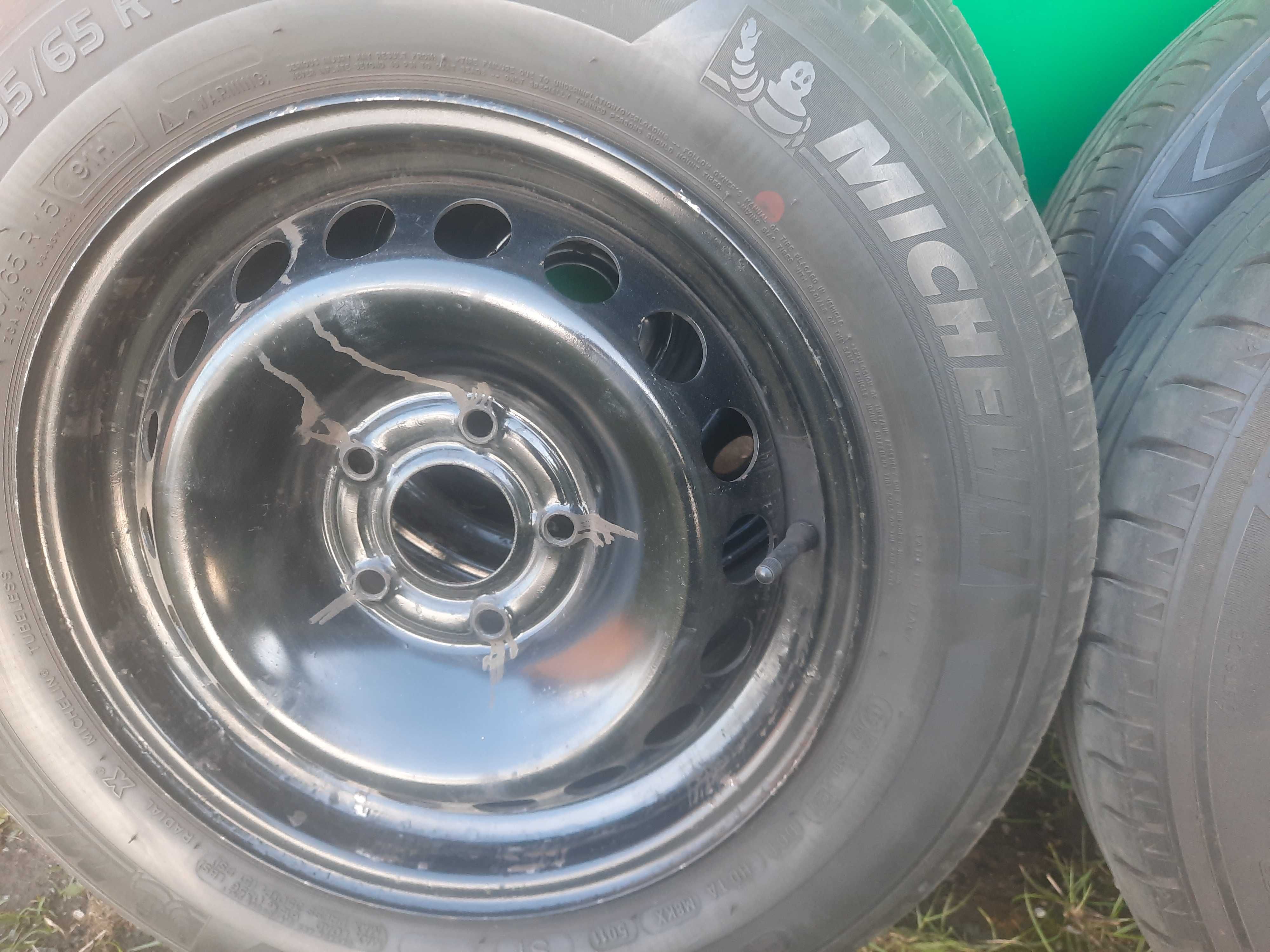 Продам резину з дисками 195/65 r15