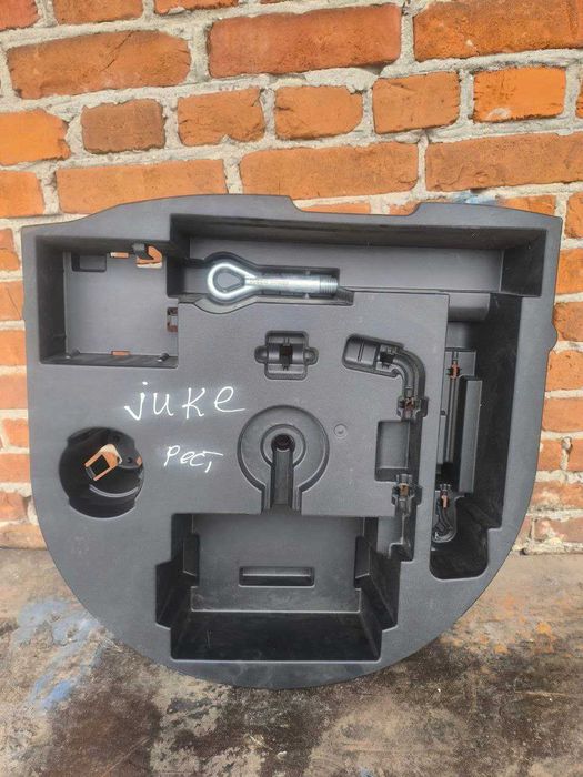 Органайзер ящик багажника Nissan Juke 84975BV81A рестайлінг