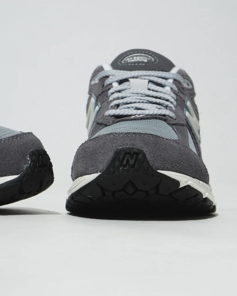 ОРИГІНАЛ! New Balance 2002 оригінальні жіночі кросівки